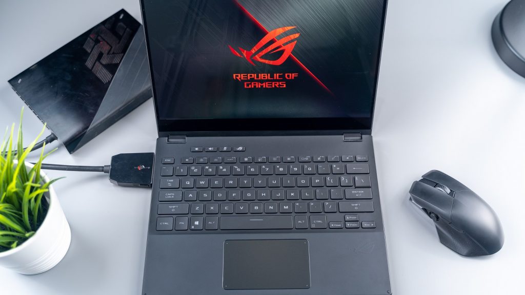 The Asus ROG Flow X13 Is a Gaming Laptop With a Portable External GPU ...