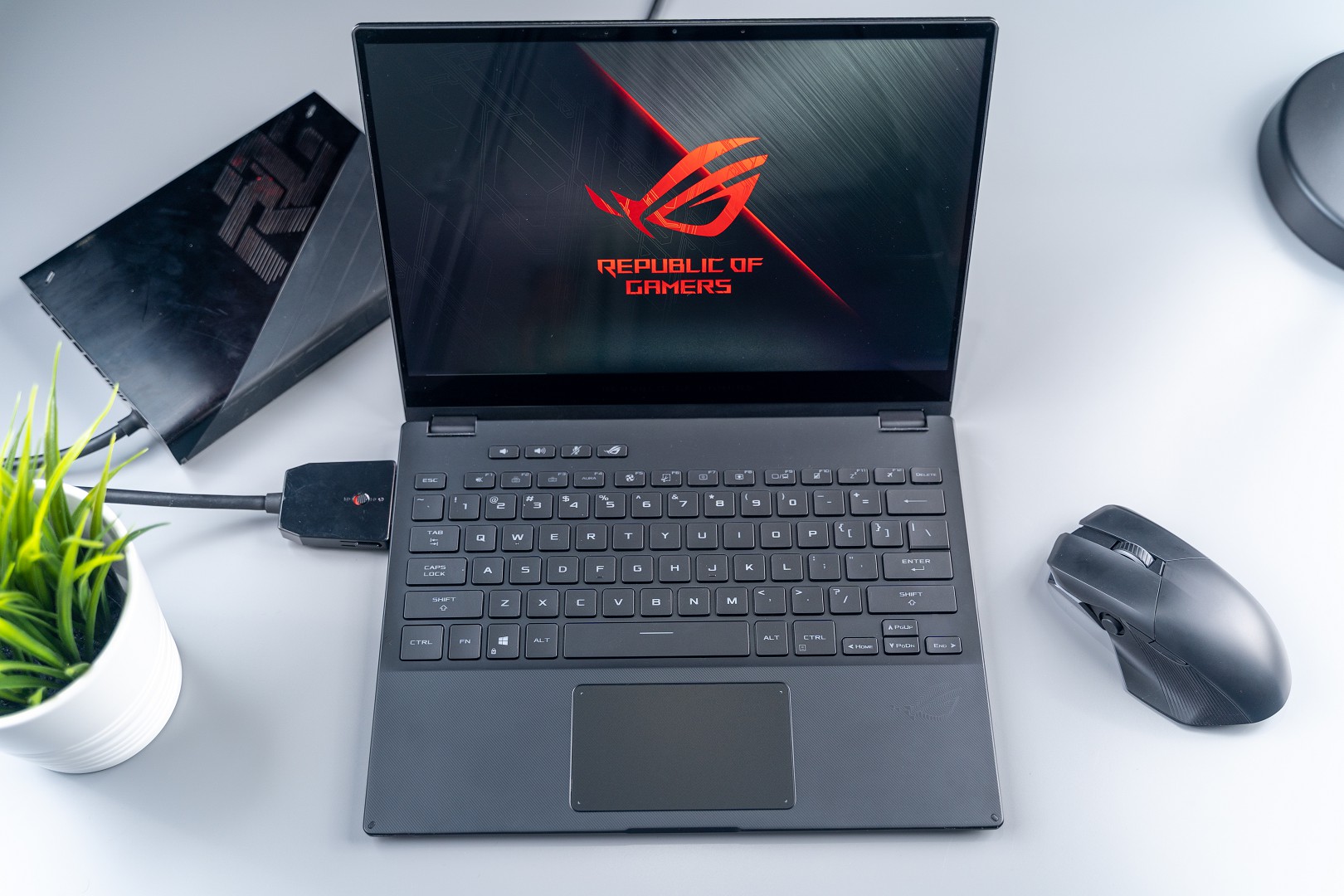 The Asus ROG Flow X13 Is a Gaming Laptop With a Portable External GPU
