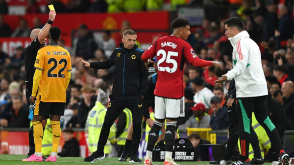 Wolves vs. Manchester United, Controversial penalty decision, Wolves' frustration, Manchester United victory, VAR intervention,