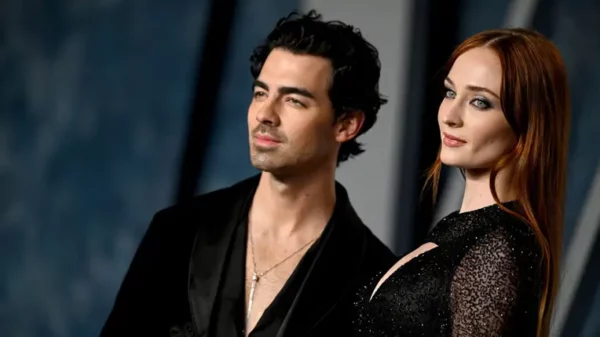 Joe Jonas, Sophie Turner, love story, divorce rumors, Hollywood romance, relationships, support