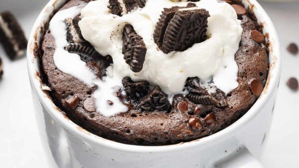Oreo Mug Cake with Chocolate Chips A Delightful Dessert in Minutes