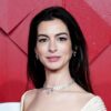 Anne Hathaway Causes Concern After Leaving An Interview With No Warning Amid Emergency