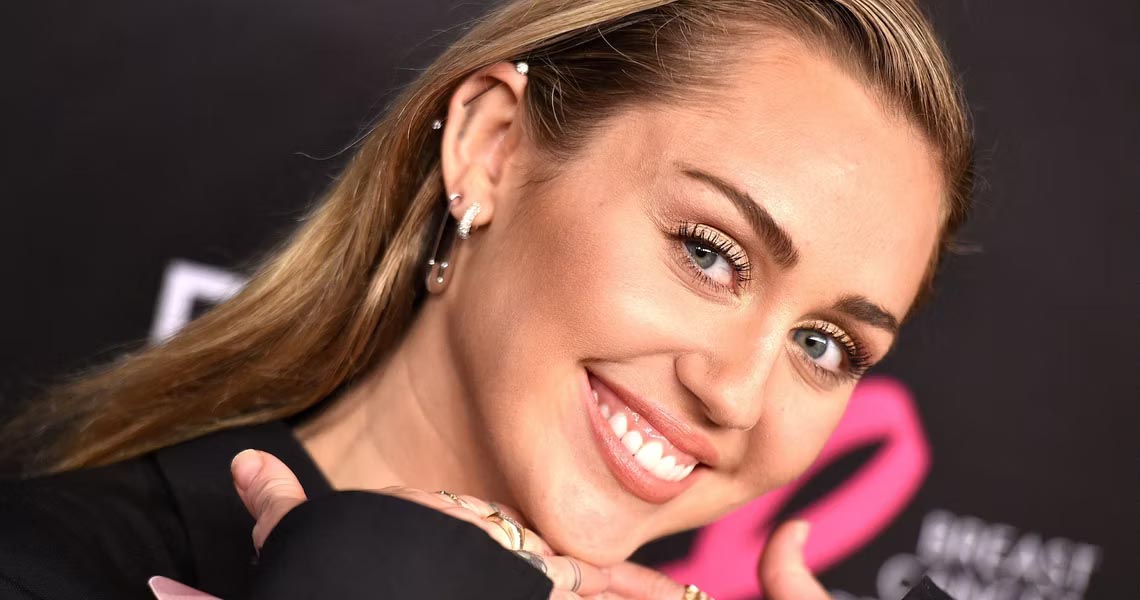 Miley Cyrus Disses Dad Billy Ray